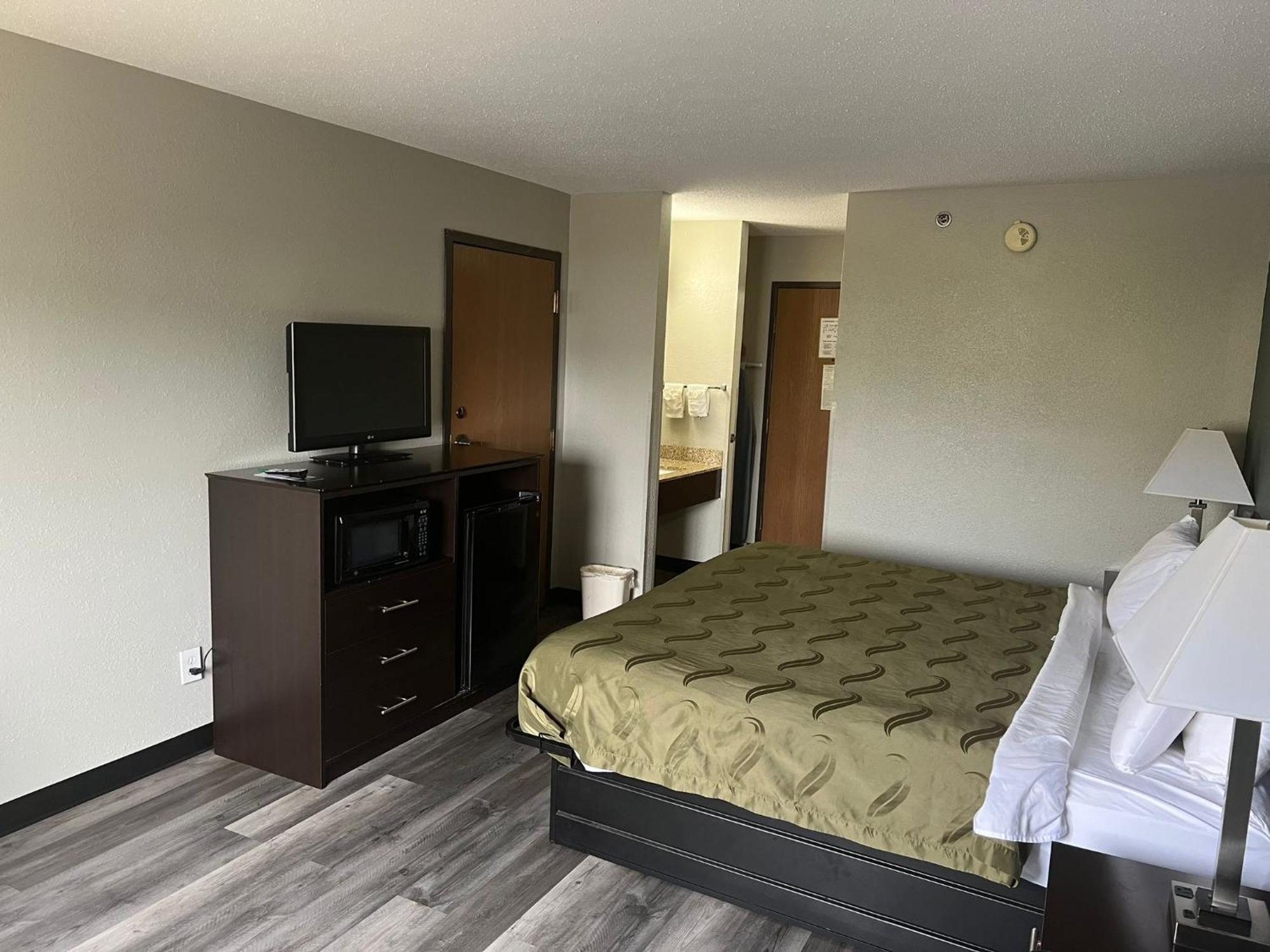 Quality Inn Columbia City Near Us-30 Bagian luar foto